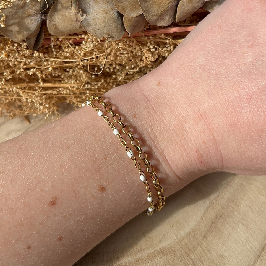 double bracelet à personnaliser en acier inoxydable doré, ici avec chaine blanche 
